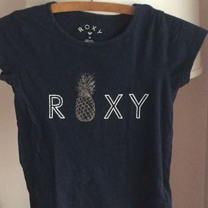 navy blue roxy shirt with pineapple